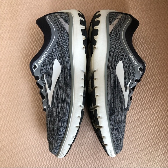 Brooks Flow 7 women’s running Gray / Black Sneakers shoe size 9.5 Medium - Picture 8 of 16
